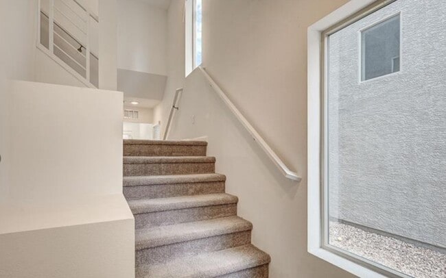 Foto del edificio - 8056 Haywood Estate Ave