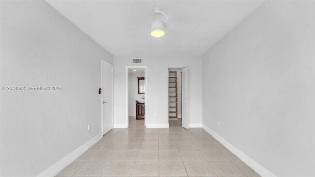 Foto del edificio - 10755 SW 108th Ave