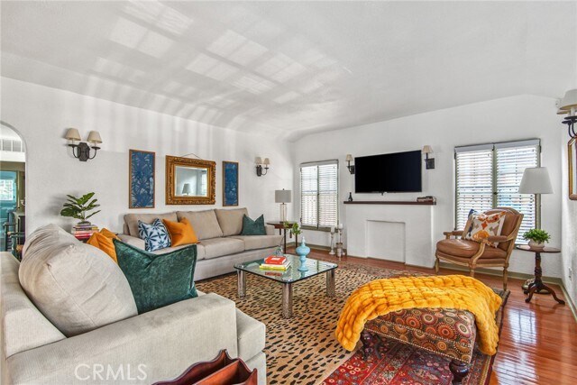 Foto del edificio - 8246 4th St