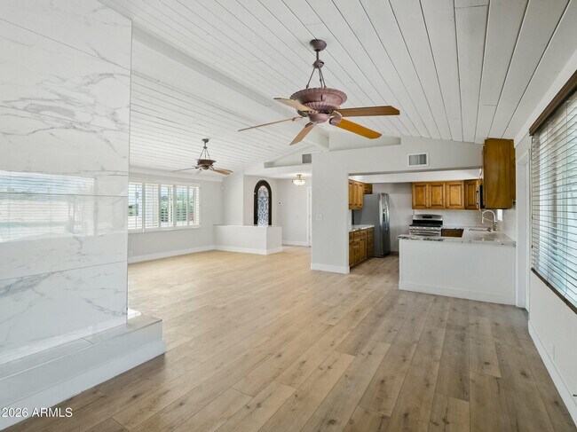 Foto del edificio - 12210 N 67th St
