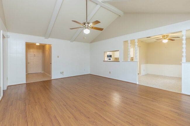 Building Photo - 2623 Longleaf Pines Ln