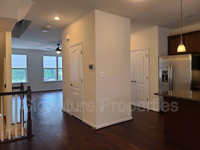 Foto del edificio - 316 Tree Line Dr