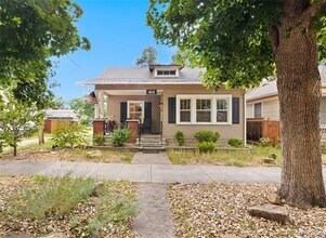Building Photo - 413 E Del Norte St
