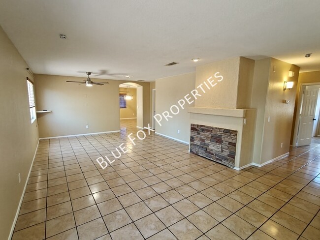 Foto del edificio - 3754 E White River Dr