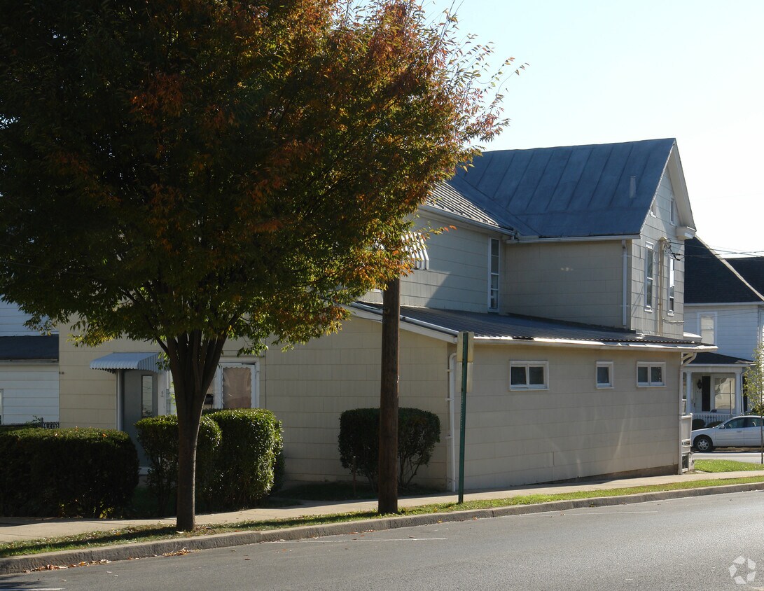 Building Photo - 405 East St