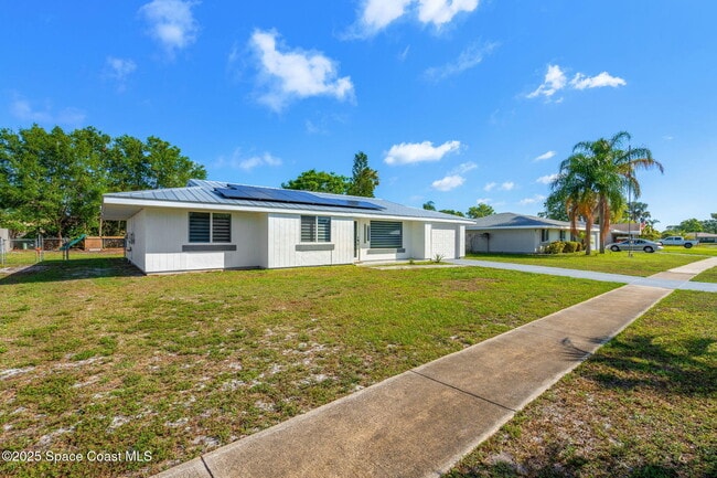 Building Photo - 1310 Mariposa Dr NE