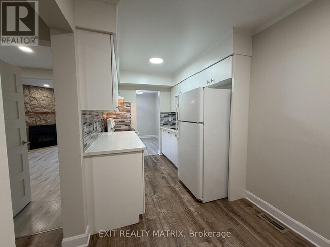 Building Photo - 102 Bujold Ct