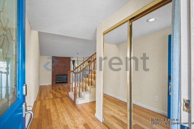 Building Photo - 7898 Gate Way