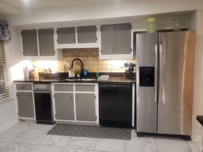 Foto del edificio - 843 Artwood Rd NE