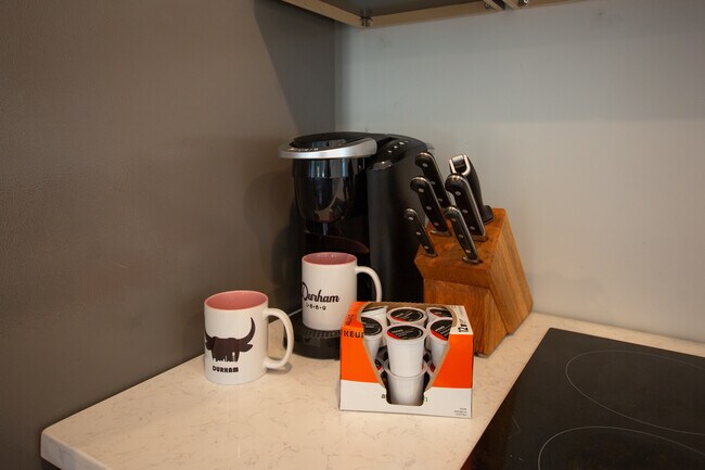 Foto del edificio - 1002 Lamond Ave