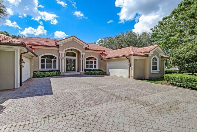 Foto del edificio - Stunning 5-Bedroom Pool Home on Nearly 2 Acres!