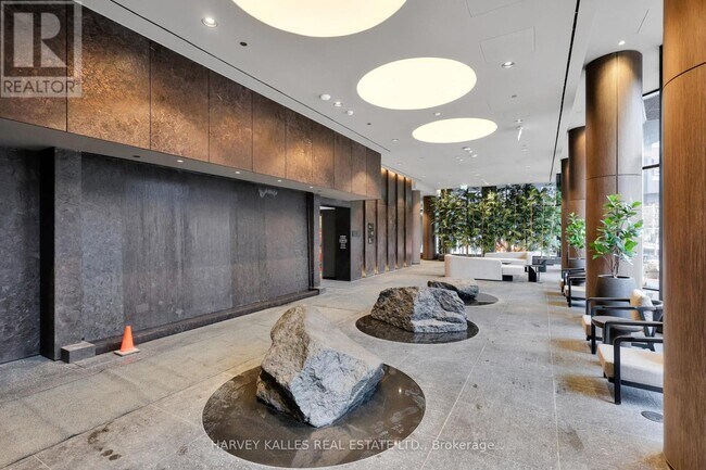 Photo du bâtiment - 110 Broadway Ave