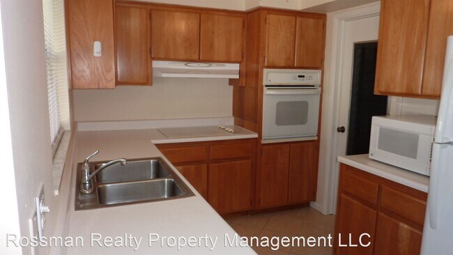 Building Photo - 2 br, 1 bath House - 5724 Riverside Dr