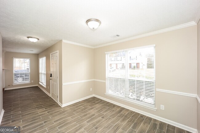 Building Photo - 1163 Millwood Dr
