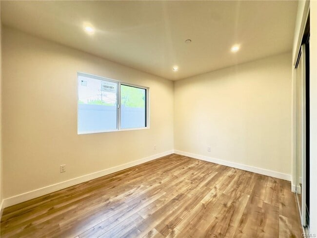 Foto del edificio - 15952 Cohasset St