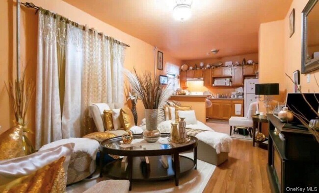 Foto del edificio - 218-04 137th Ave