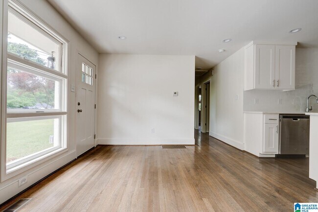 Building Photo - 5196 Scenic View Dr