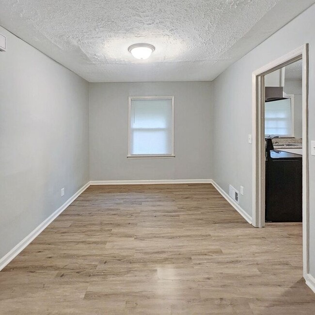 Foto del edificio - 1112 Valley View Rd SE