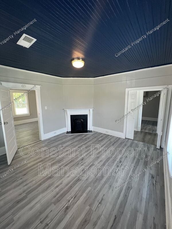 Building Photo - 495 Pittman St
