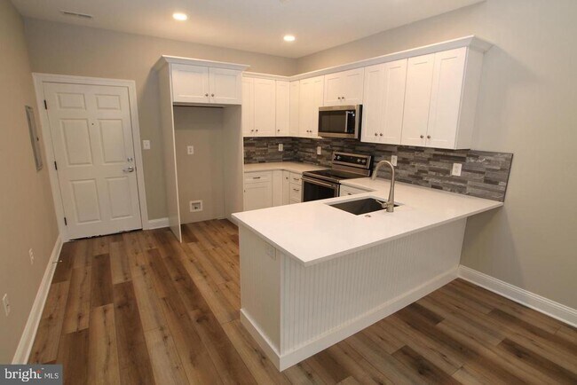 Foto del edificio - 301 Edgeboro Dr