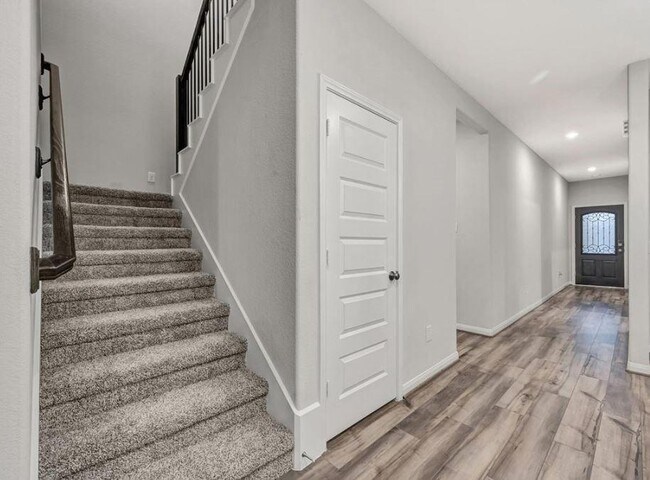 Building Photo - 216 Cresta Cv Ct