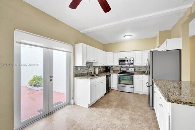 Foto del edificio - 1524 NE 15th Ave