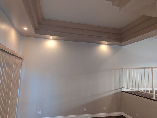 Building Photo - Imagine coming home to this hidden spaciou...