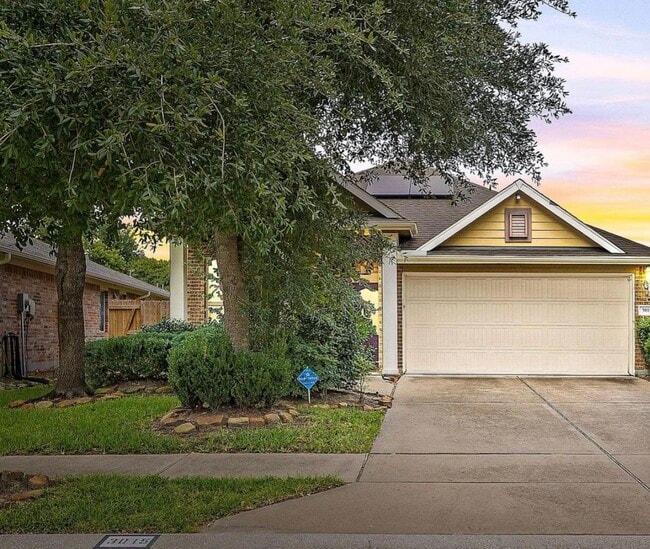 Building Photo - 3015 Crescent Oaks Park Ln