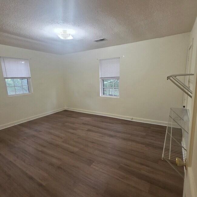 Foto del edificio - 5534 Flanders Ave