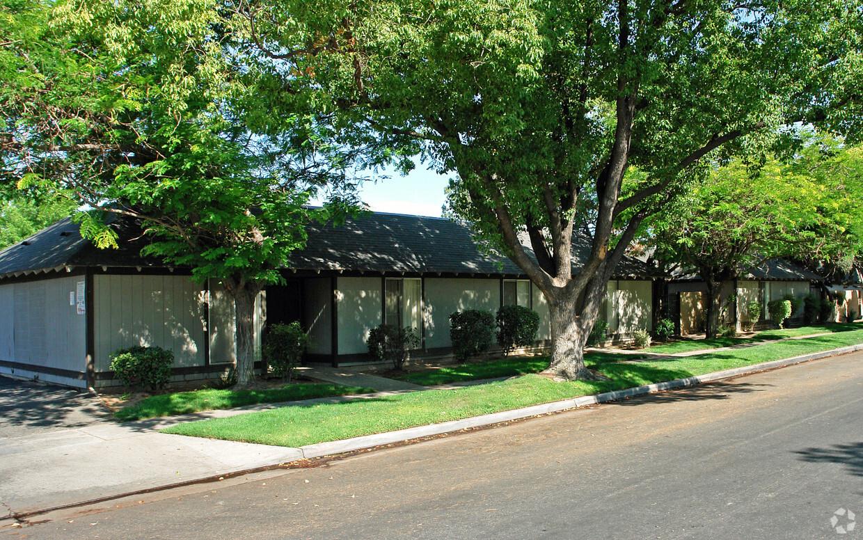 Huntington Gardens Apartments - Fresno, CA | Apartments.com