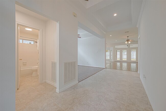 Building Photo - 41 W Sienna Pl