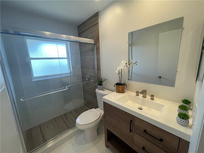 Foto del edificio - 3930 Crystal Lake Dr