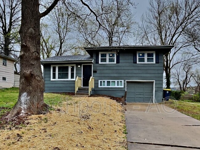 Building Photo - 8403 E 98th Terrace