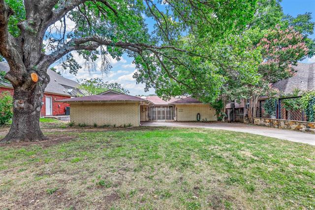 Building Photo - 4004 W 5th St