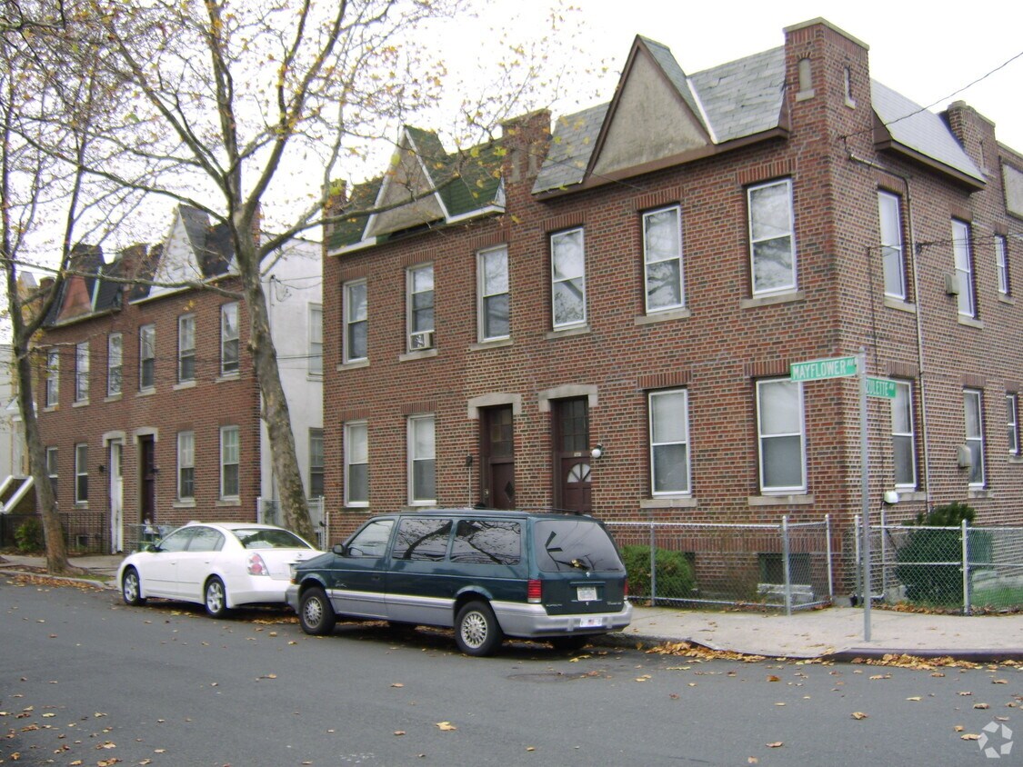 Building Photo 11/03/06 - 1539 Mayflower Ave