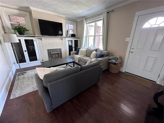 Foto del edificio - 302 Bailey Ave