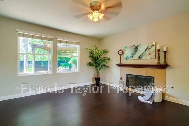 Foto del edificio - 1008 Crystal Springs Pl
