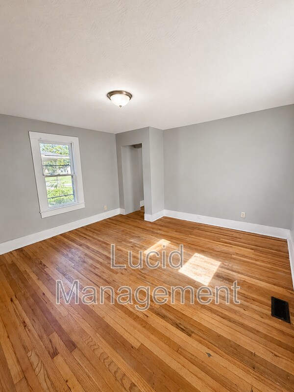 Foto del edificio - 1512 Bluegrass Ave