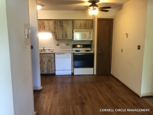 Dinette - W151S7043 Cornell Cir