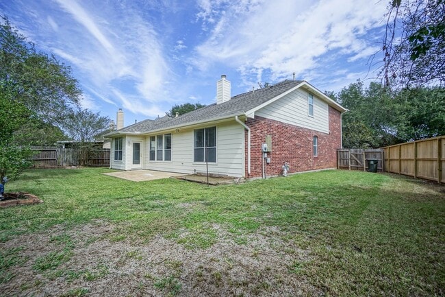 Foto del edificio - 918 Featherbrook Ct