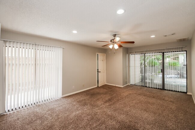 Building Photo - 334 Cypresswood Dr