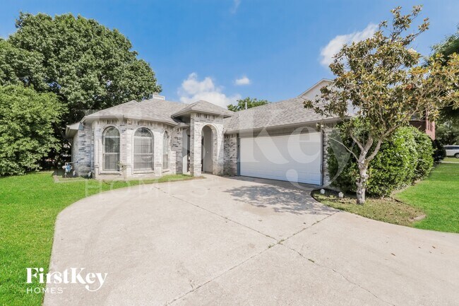 Foto del edificio - 701 Long Hill Ct