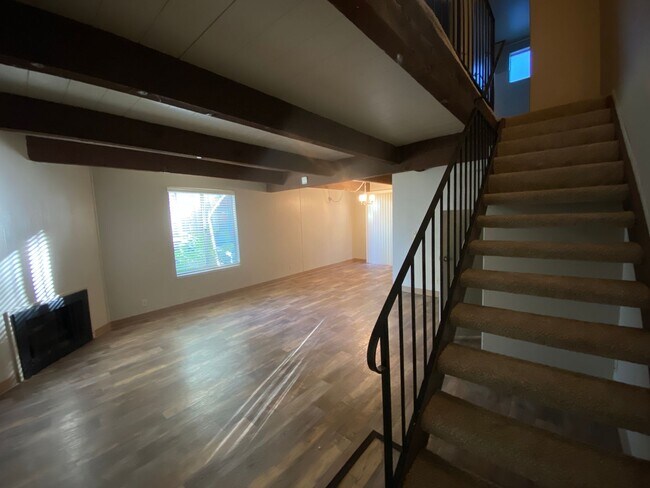 Foto del edificio - Coming Soon, Now Accepting a Wait! Spaciou...