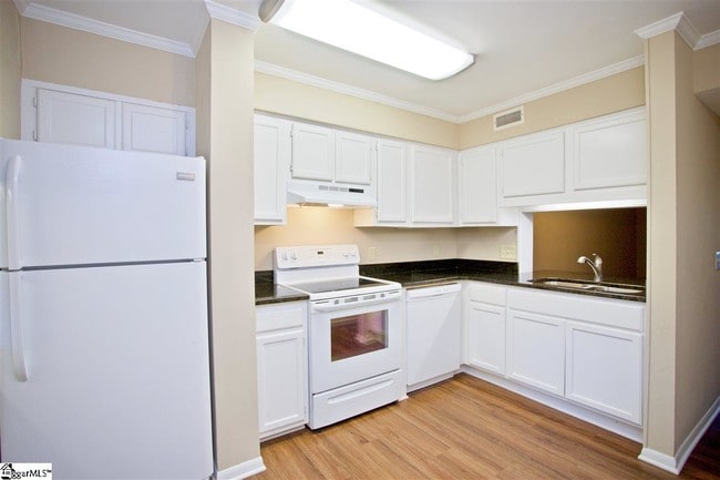 Building Photo - 805 Stallings Rd