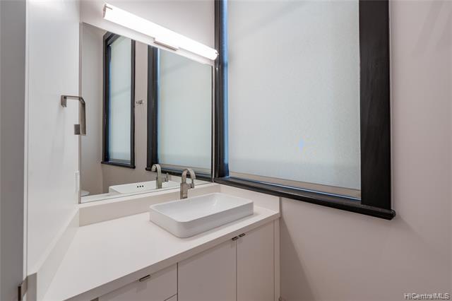 Building Photo - 206 Merchant St