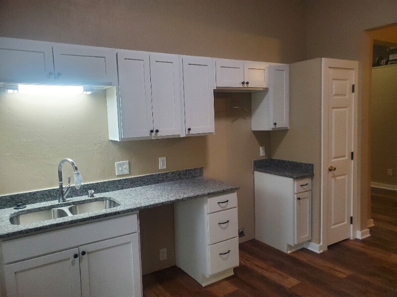 Foto principal - 603 N Trinity St