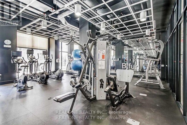 Photo du bâtiment - 783-783 Bathurst St