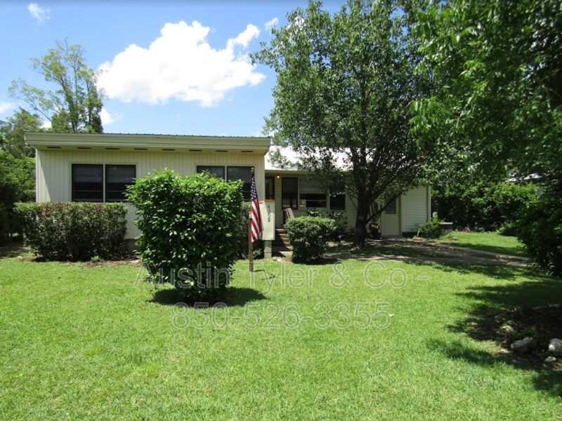 4302 2nd Ave, Marianna, FL 32446 House Rental in Marianna, FL