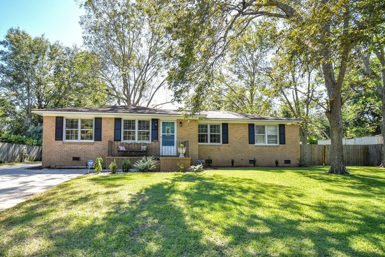 Foto principal - 1329 White House Blvd