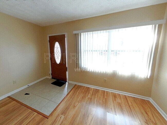 Foto del edificio - 7819 Lisa Dr E